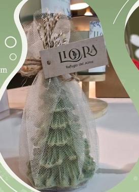 Árbol de Navidad con empaque en tul y etiqueta Liora